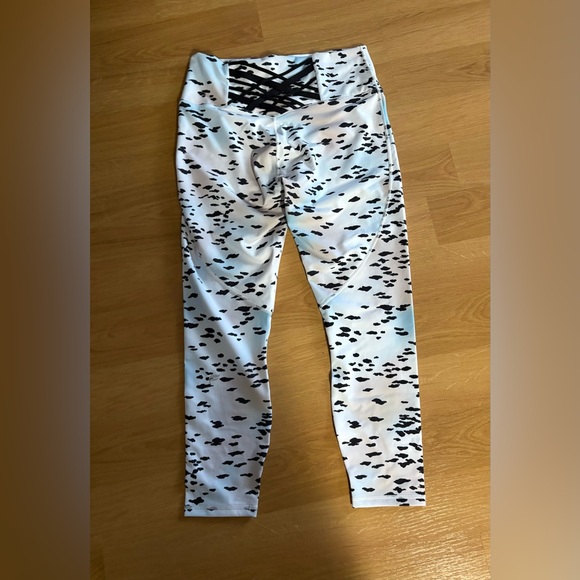 Fabletics Monochrome Patterned PowerHold Leggings - Picture 5 of 11